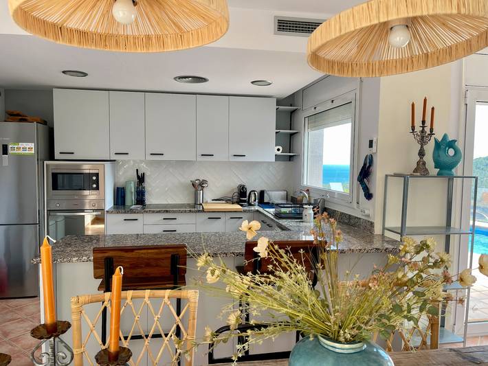 Villa 8/10 Personen met Zwembad, Zeezicht, Wi-Fi en Airconditioning in Sa Riera, Begur