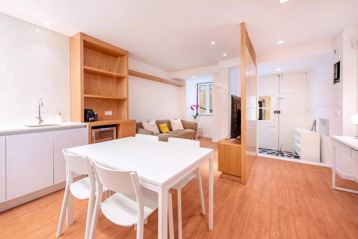 Ganze Wohnung, Ferienwohnung für 5 Personen in Misericórdia, Costa de Lisboa