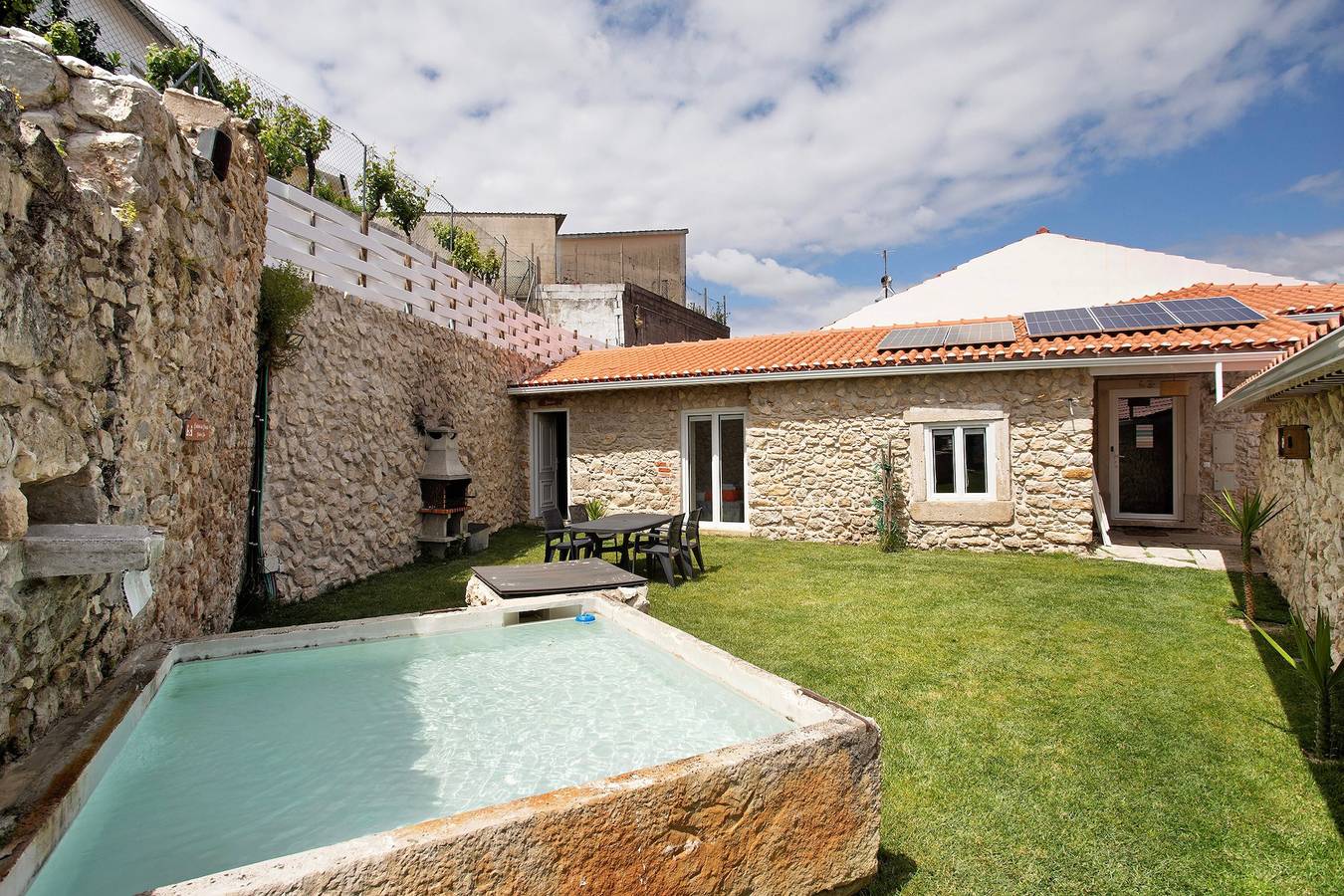 Vakantiehuis 'Dos Castelos' met privé zwembad, Wi-Fi en airconditioning in Nossa Senhora das Misericórdias, Santarém District