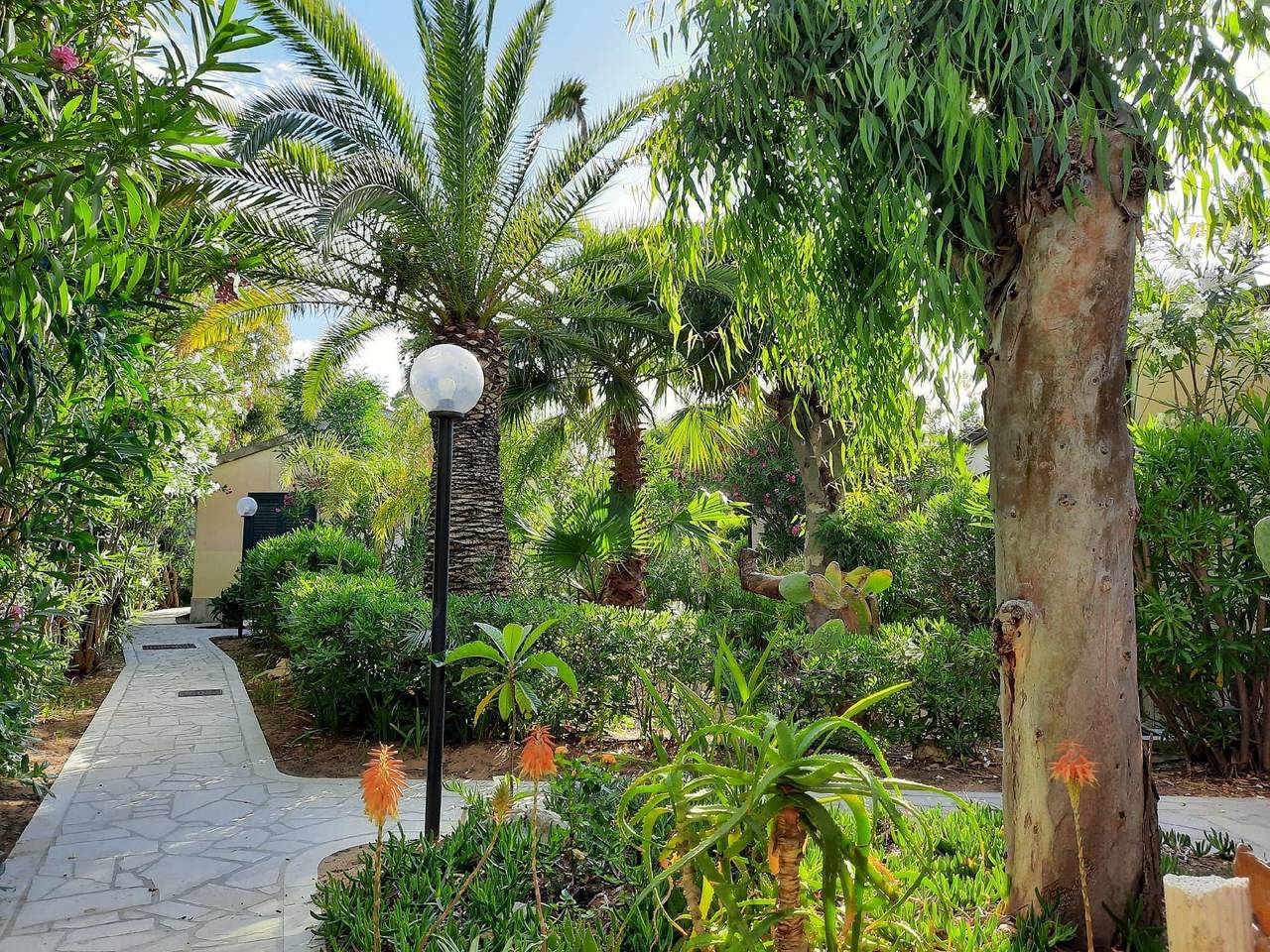 Hermoso bungalow céntrico situado directamente en la playa de arena in Marina di Modica, Módica