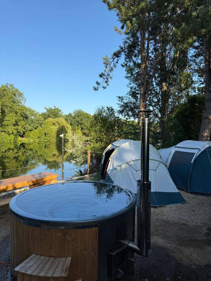 Tente pour 12 personnes, animaux acceptés
