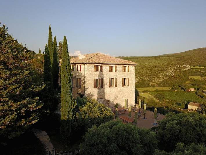 Chambre d’hôte pour 2 personnes, avec Terrasse et Jardin ainsi que Piscine et Vue à Méthamis