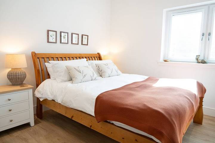2 Kippford Slipway -  a house that sleeps 6 guests  in 3 bedrooms in Kippford, Dumfries und Galloway