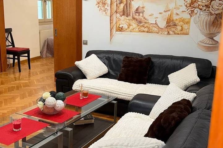 Holiday apartment for 6 people, with balcony and hot tub - 1