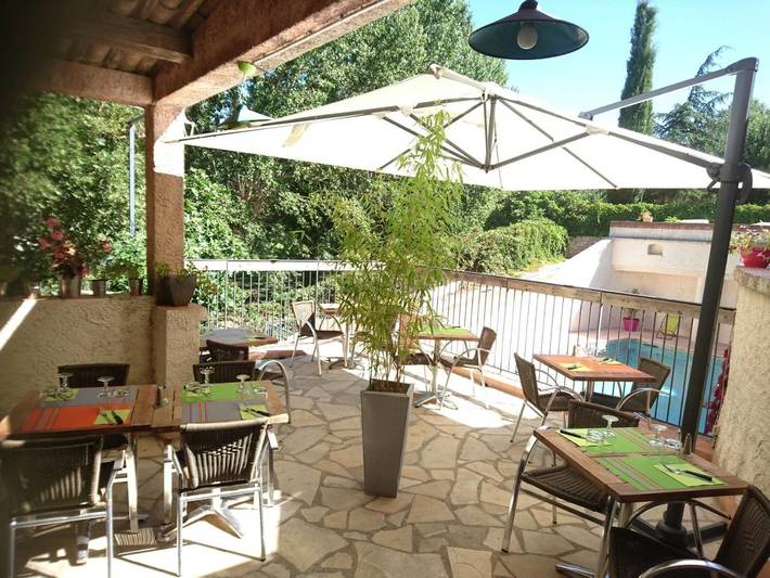 Hôtel pour 2 personnes, avec piscine ainsi que vue et jardin, animaux acceptés