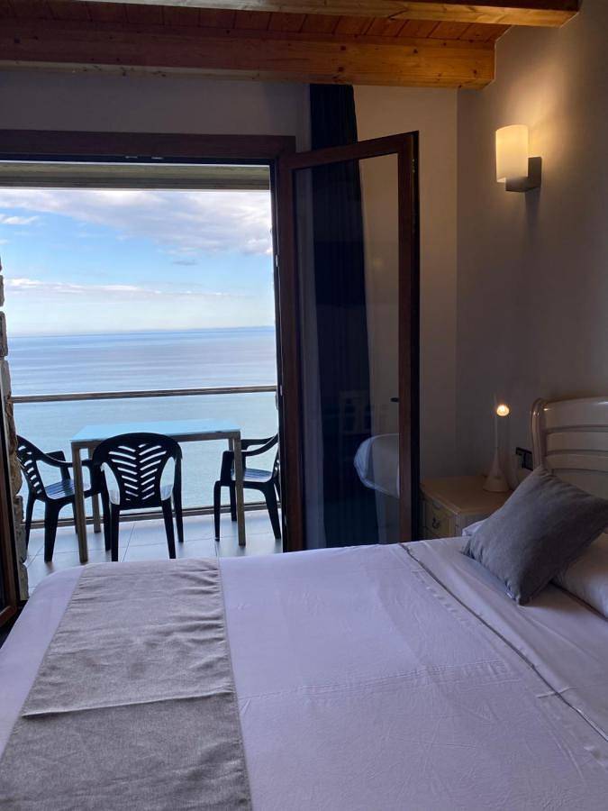 Casa rural para 2 personas, con terraza y vistas además de jardín y piscina en el País Vasco - 4