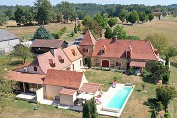 Location de vacances pour 11 personnes, animaux acceptés à Saint-Félix-de-Reillac-et-Mortemart