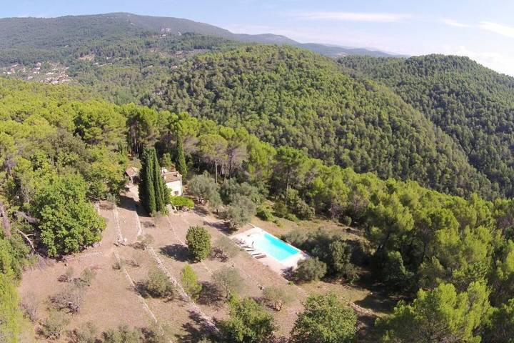 Villa pour 7 personnes, avec vue ainsi que piscine et jardin, animaux acceptés à Seillans - 3