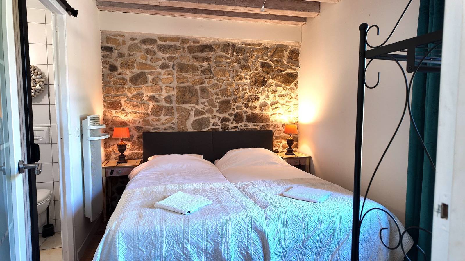 Vakantiehuis 'Domaine De Bellac - Le Calèche' met gedeeld zwembad, privéterras en wifi in Roussines, Regionaal Natuurpark van de Perigord-Limousin