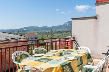 Gîte pour 8 personnes, avec vue et jardin à Oliana