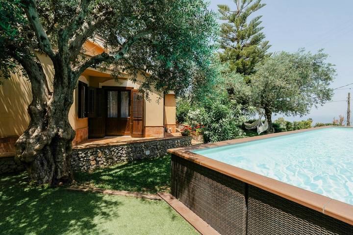 Casa vacanza per 8 persone, con Terrazza e Giardino a Carini