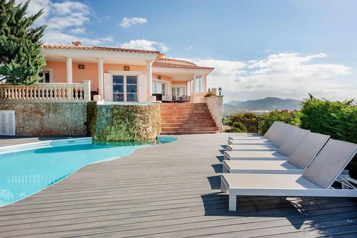 Villa für 8 Personen, mit Balkon und Whirlpool sowie Terrasse und Garten in Santa Ponsa