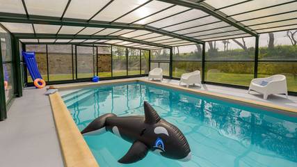 Gîte pour 12 personnes, avec piscine et jardin à Plouguin