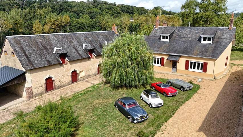 Location de vacances pour 8 personnes, avec Terrasse et Jardin ainsi que Piscine et Vue à Courdemanche
