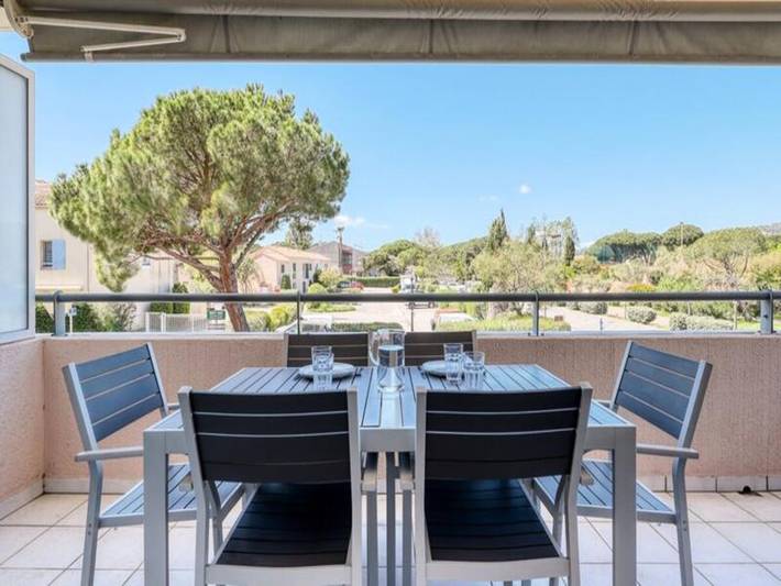 Gîte pour 4 personnes, avec piscine et balcon dans Golf Grand Jardin - 4