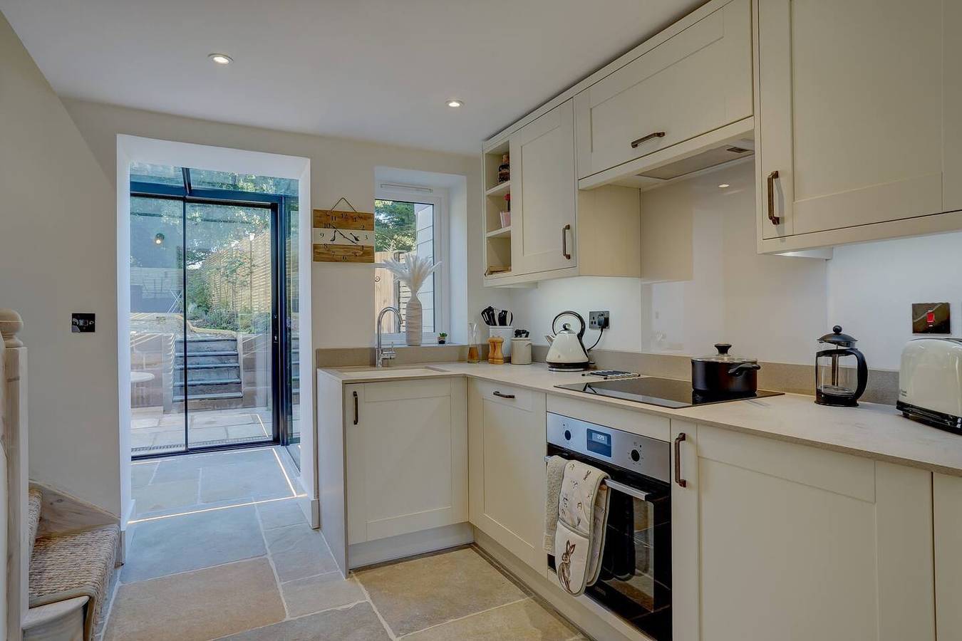 1 Bed Cottage Sleeps 2 with Hot Tub & Pets Welcome in Great Massingham, Norfolk