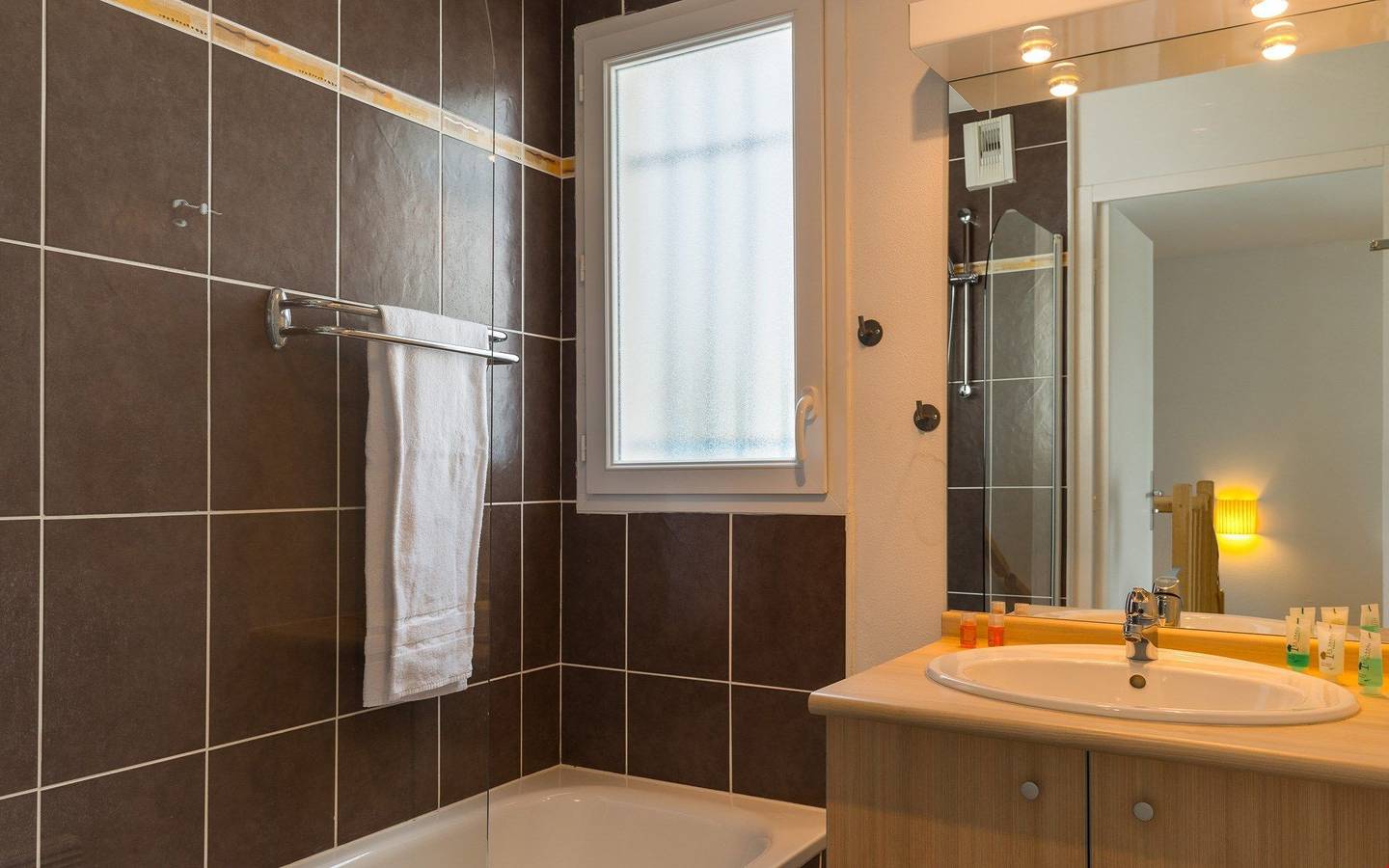 Ganze Wohnung, Ferienwohnung für 4 Personen mit Pool in Saint-Palais-sur-Mer, Côte de Beauté