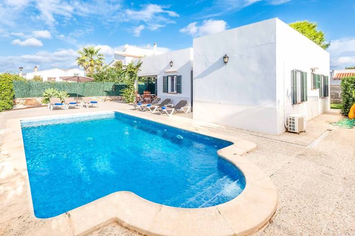 Villa pour 6 personnes, avec terrasse à Cala Blanca