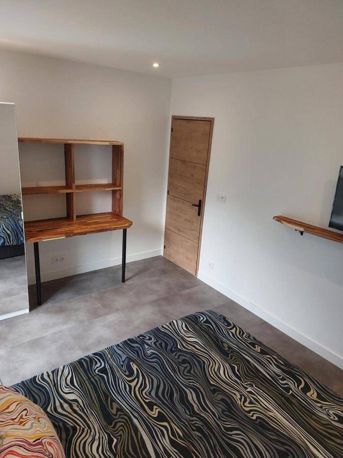 Double Room with Private Bathroom in Saint-Médard-en-Jalles, Région de Bordeaux