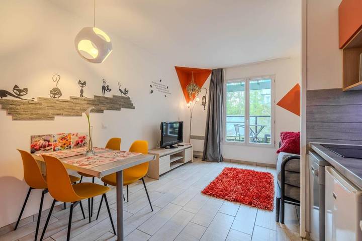 Appart’hôtel pour 4 personnes, avec Terrasse et Piscine