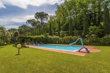 Villa pour 8 Personnes dans Lucca, Province de Lucca, Photo 1