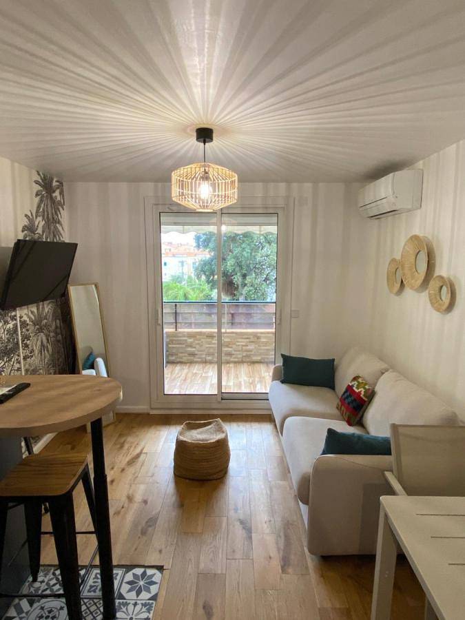 Gîte pour 3 personnes, avec balcon dans Plage Des Tamaris Cavalaire Sur Mer