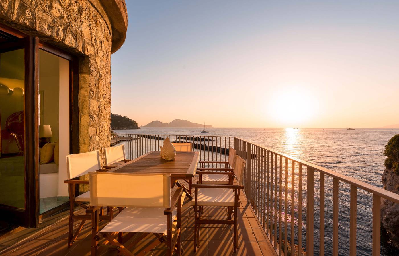 Amore Rentals - Villa La Torre con Discesa Diretta al Mare in Maya Beach Experience, Massa Lubrense
