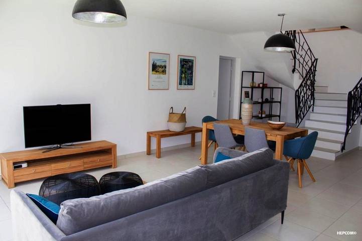 Location de vacances pour 2 personnes, avec terrasse à La Fare-les-Oliviers - 2