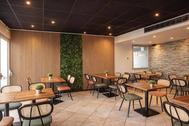 Hôtel pour 2 personnes, avec terrasse et jardin, animaux acceptés à Chenôve - 2