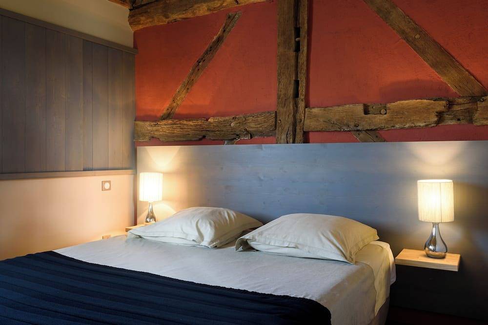 La Huzarde Family Suite - Cosy accommodation in the heart of the Damayots Hamlet in Montbeugny, Allier (desambiguación)