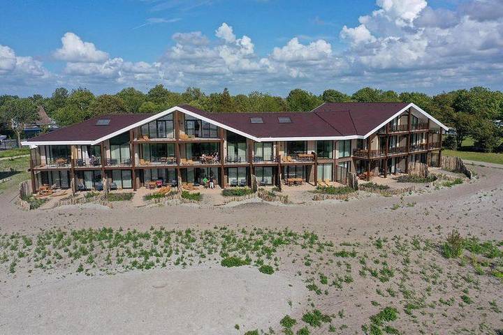 Vakantiewoning voor 4 personen, with terras and tuin as well as sauna, met huisdier in Friesland