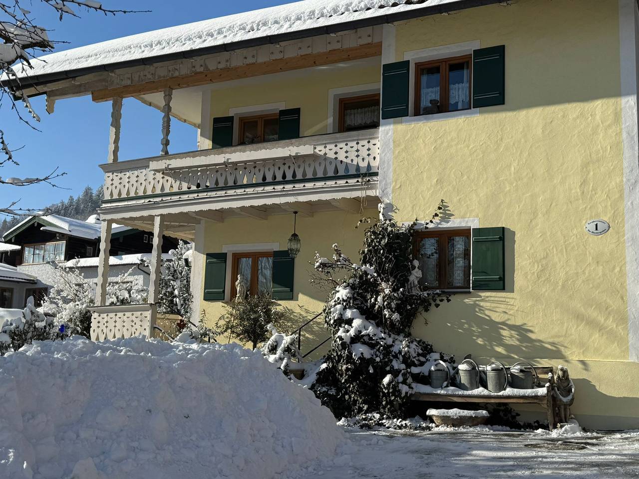 Ganze Ferienwohnung, Ferienwohnung Burghartswieser inkl. Chiemgaukarte - Ferienwohnung 70qm, Balkon, Carport, Küche, 2 Schlafzimmer u. Wohnzimmer, 4 Pers in Ruhpolding, Bayerische Alpen