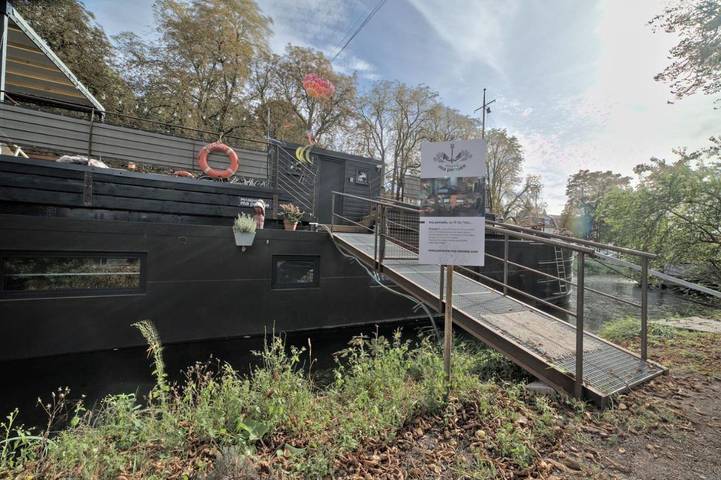 Bateau pour 2 personnes, avec terrasse, animaux acceptés dans Grand Est