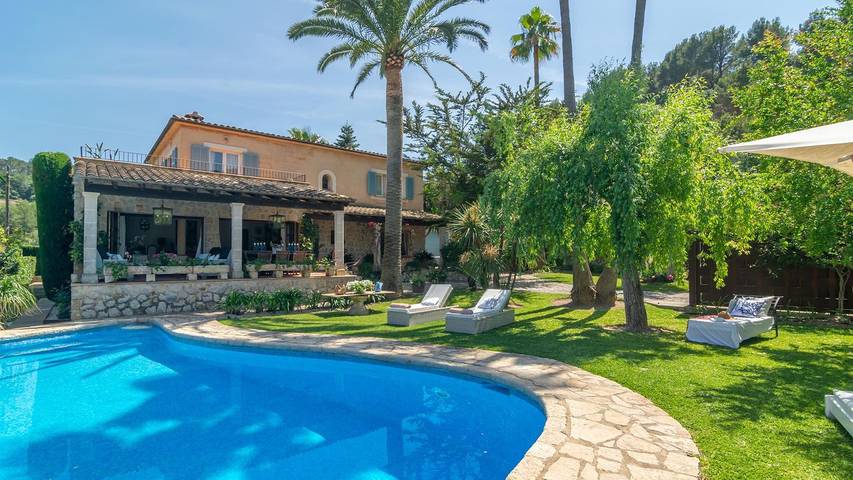 Villa pour 8 personnes, avec piscine et jardin - 1