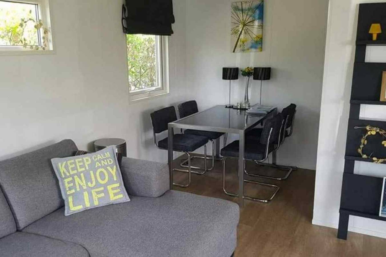 Beautiful chalet for 5 persons at 600 meters from the North Sea coast. in Julianadorp aan Zee, Julianadorp