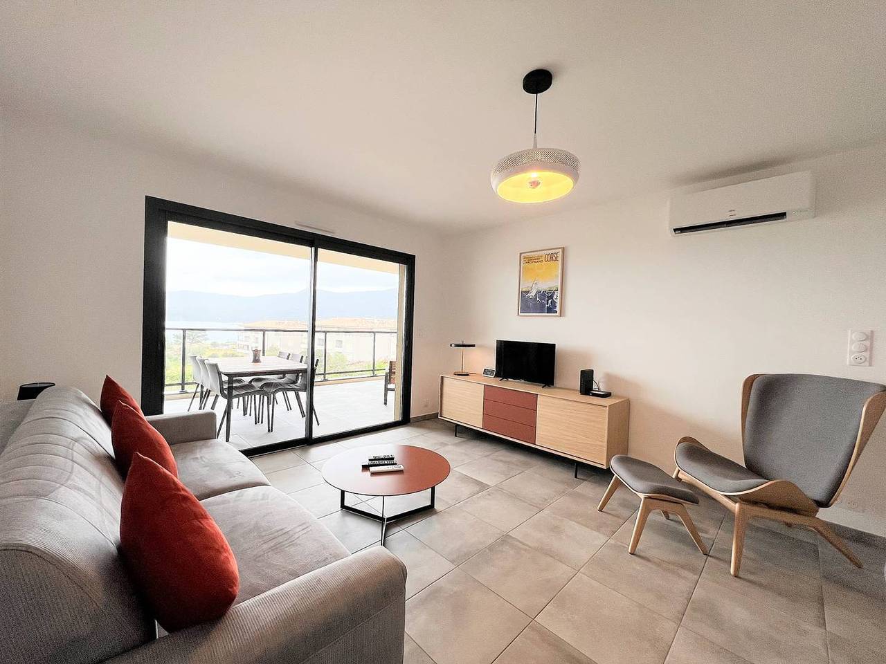 Apartamento vacacional entero, Bel'Orizonte M – Sea view apartment, just minutes from the beach and town center in Propriano, Distrito de Sartène