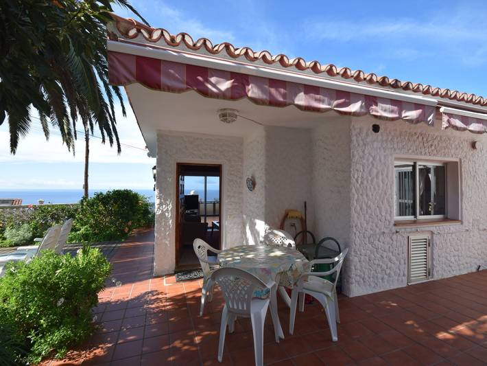 Ferienhaus für 4 Personen, mit Terrasse und Garten