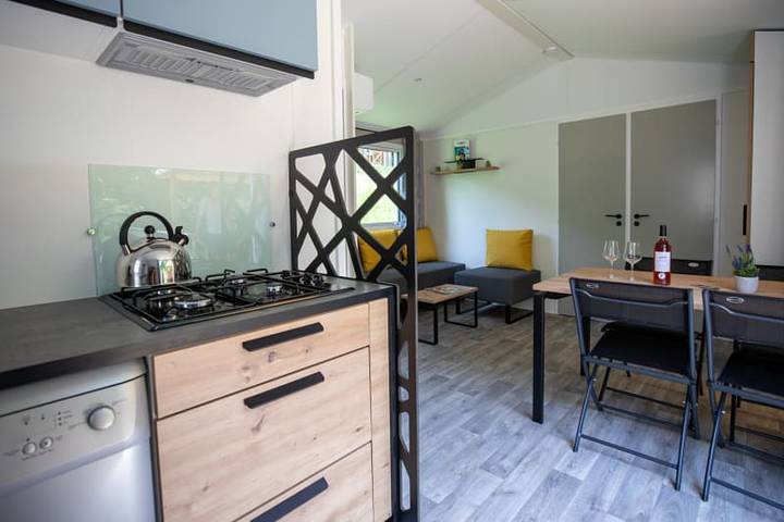 Caravane pour 4 personnes, avec terrasse et balcon/terrasse à Belvès - 2