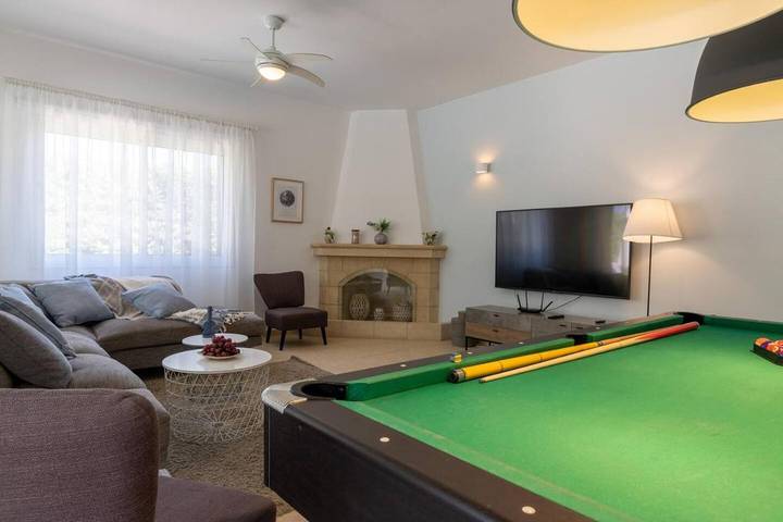 Location de vacances pour 10 personnes, avec jardin et terrasse ainsi que piscine et jacuzzi, animaux acceptés à Coral Bay - 4