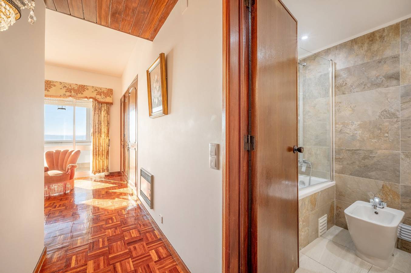Ganze Wohnung, Ferienwohnung für 6 Personen mit Balkon in Lissabon, Costa de Lisboa