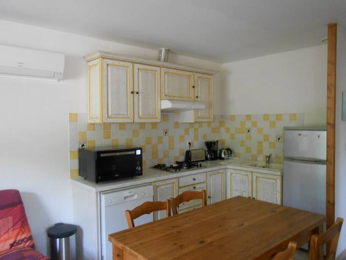 Gîte pour 4 personnes, avec piscine ainsi que jardin et terrasse en Ardèche - 4