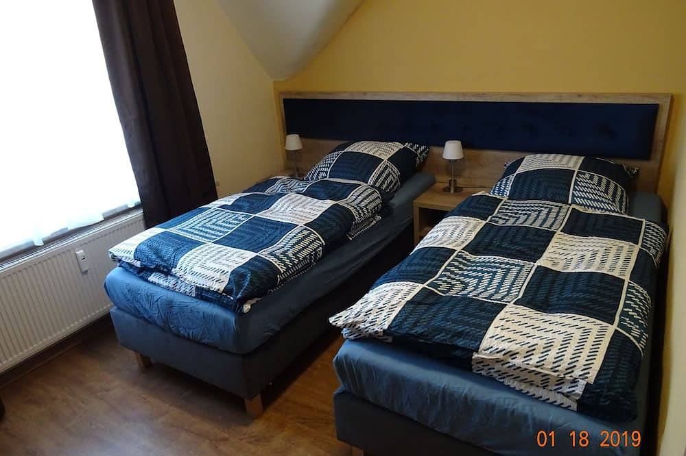 Ganze Wohnung, Ferienwohnung für 4  max. 5 Personen in Arnstadt inkl.Stellplatz in Arnstadt, Thüringer Kernland