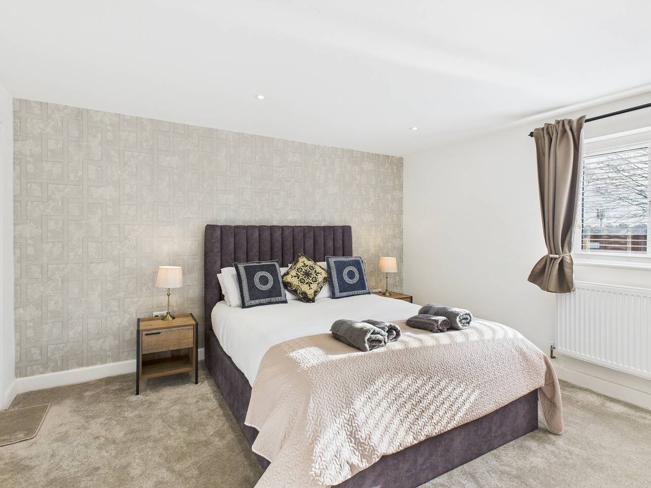 Entire holiday apartment, Central Guest Room - En-Suite, Parking in Birmingham, Birmingham Area