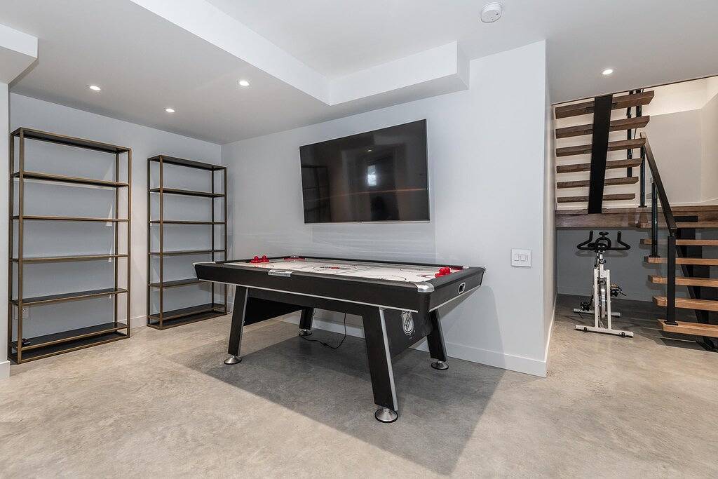 Nordic Lodge Tremblant -5 Bdrs,Hot Tub,Pool Table in La Conception, Québec