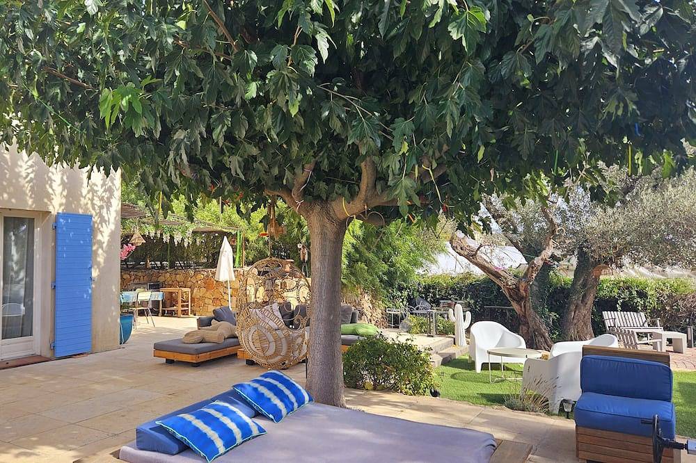 Grande bastide piscine,Spa, terrasse, jardin, accès Wifi à 5 min de Sanary in Ollioules, Côte méditerranéenne (France)