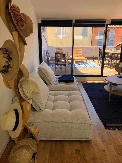 Gîte pour 6 personnes, avec terrasse dans Office De Tourisme De Cassis - 2