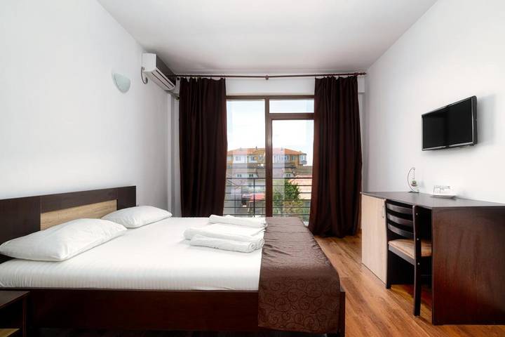 Maison d’hôte pour 5 personnes, avec piscine et jardin ainsi que terrasse et vue dans Constanța - 4