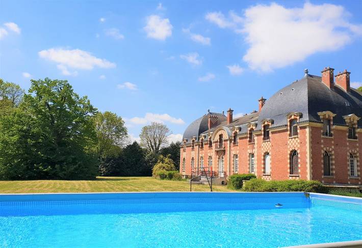Château pour 78 personnes, avec jacuzzi et piscine ainsi que terrasse et jardin dans Hauts-de-France