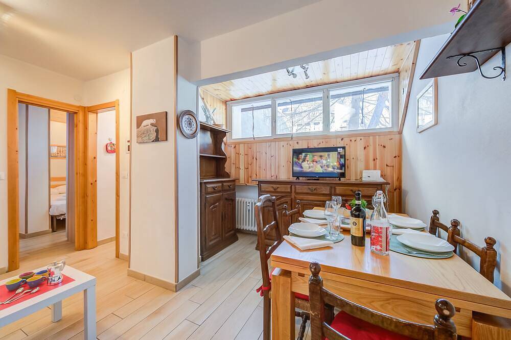 Entire apartment, La Tana Dell'Ermellino 3 Ski In Ski Out, Sestriere, Italy in Sestriere, Via Lattea