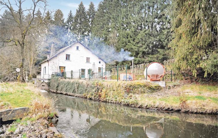 Maison de vacances pour 24 personnes, avec Terrasse et Sauna à Herbeumont